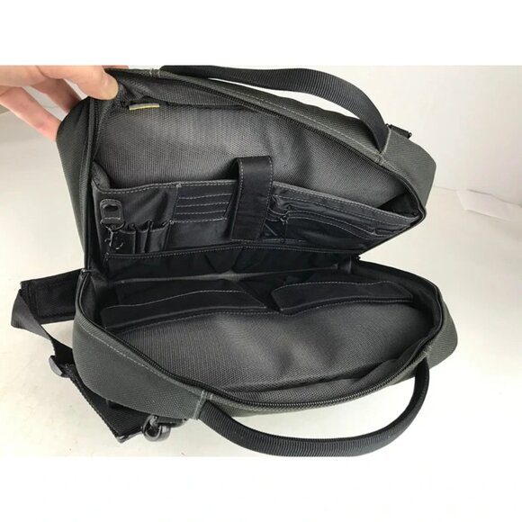 Incase Unisex Adults Olive Green Pockets Double Handles‎ Zip Around Laptop Bag - Picture 6 of 9